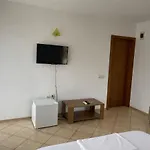 Affittacamere 45 & Casa Galbena 3*