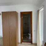 45 & Casa Galbena