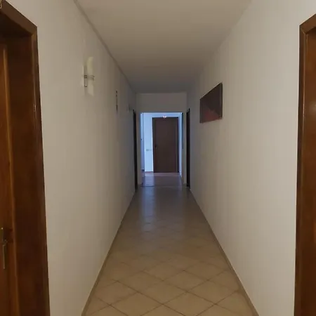 Pensiune Casa Galbena *
