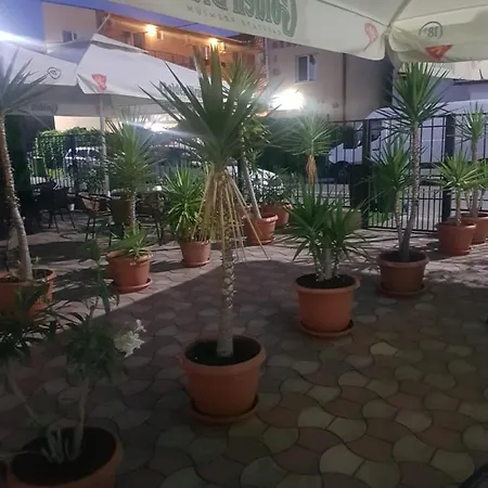 Casa Galbena 3*