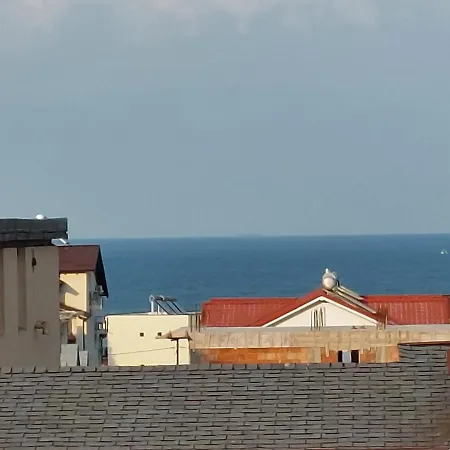 Pensiune Casa Galbena