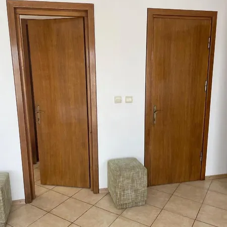 Pensiune Casa Galbena *