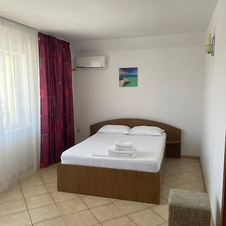 Гостевой дом 45 & Casa Galbena 3*