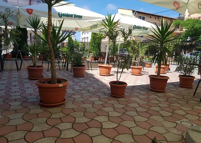 Konukevi 45 & Casa Galbena 3*