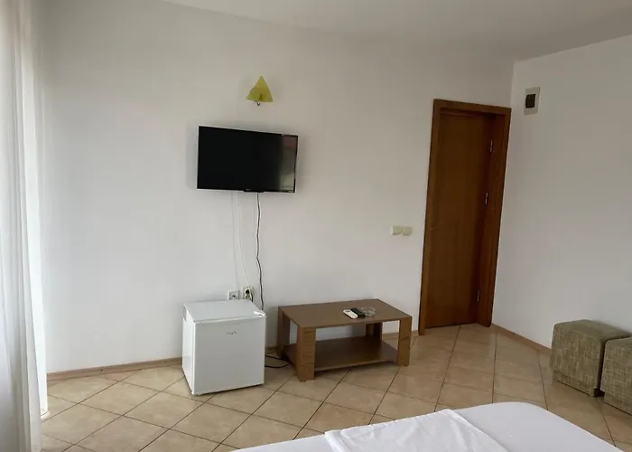 Konukevi 45 & Casa Galbena 3*