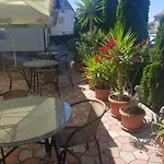 45 & Casa Galbena Maison d'hôtes Costinesti