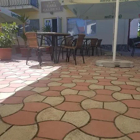 Casa Galbena *