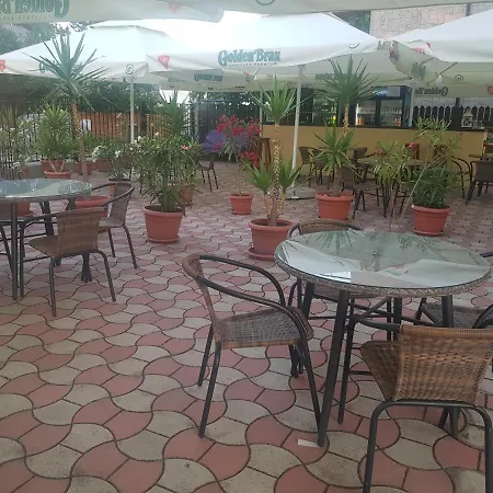 Casa Galbena Guest house