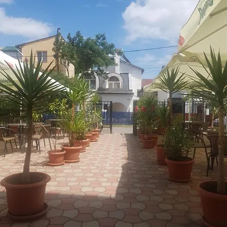 Casa Galbena Costinesti