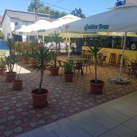 Casa Galbena 3*