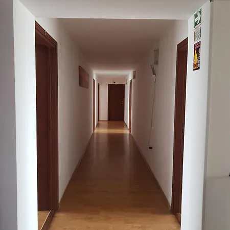 Casa Galbena Costinesti