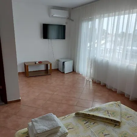 Casa Galbena