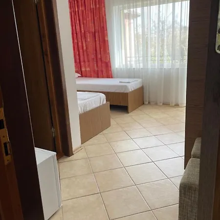 45 & Casa Galbena 3* Costinesti