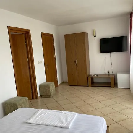 Πανσιόν 45 & Casa Galbena Costinești