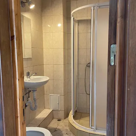 Πανσιόν 45 & Casa Galbena 3*