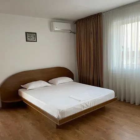 Πανσιόν 45 & Casa Galbena