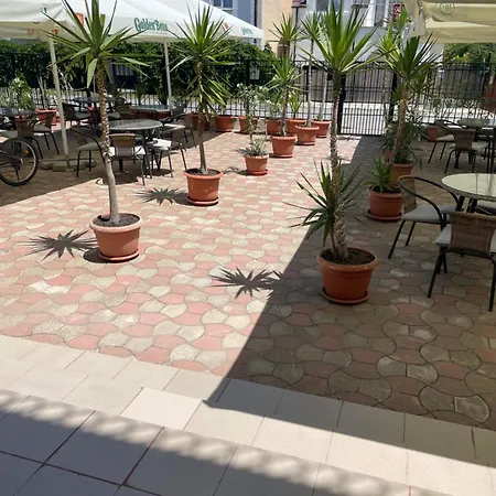 45 & Casa Galbena 3* Costinesti