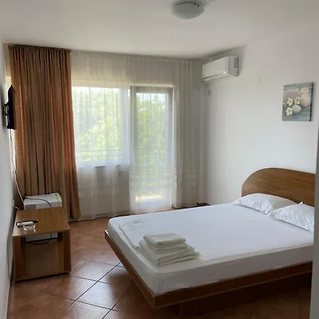 Πανσιόν 45 & Casa Galbena