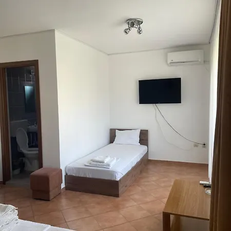 Πανσιόν 45 & Casa Galbena 3*