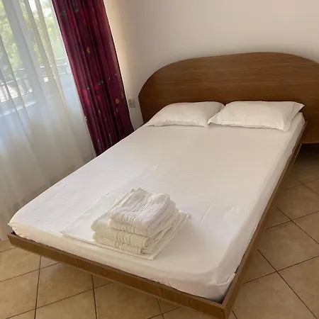 45 & Casa Galbena 3*