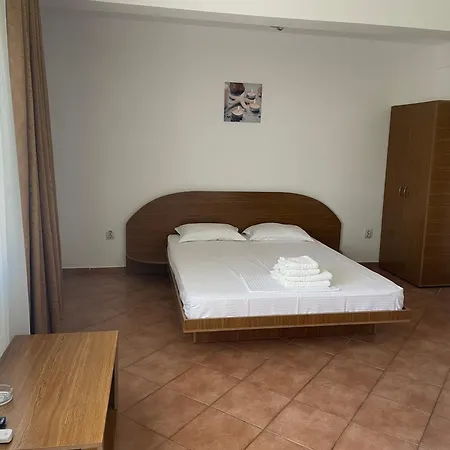 45 & Casa Galbena Costinesti