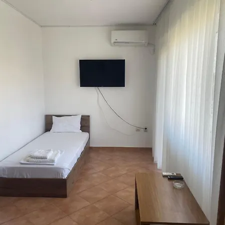 45 & Casa Galbena 3* Costinesti