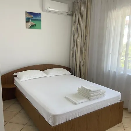 45 & Casa Galbena Costinesti