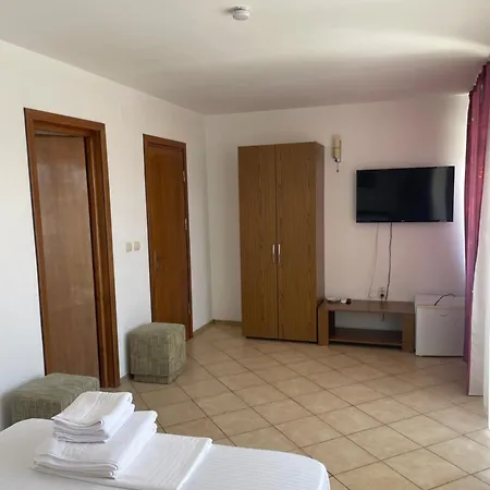 45 & Casa Galbena Costinesti